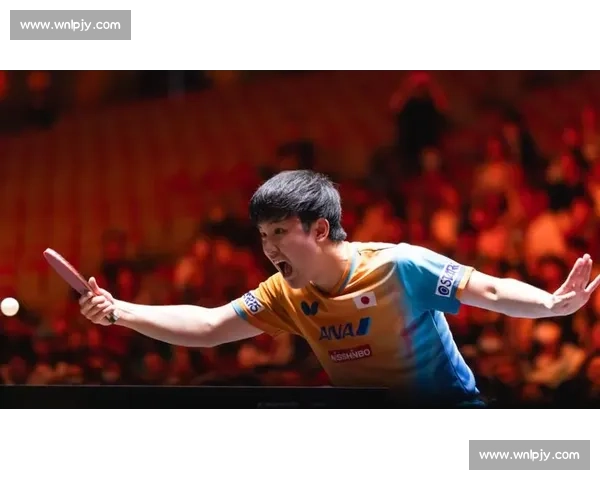 颁奖台冰火两重天:张本智和黑脸弃杯,华裔名将笑捧冠